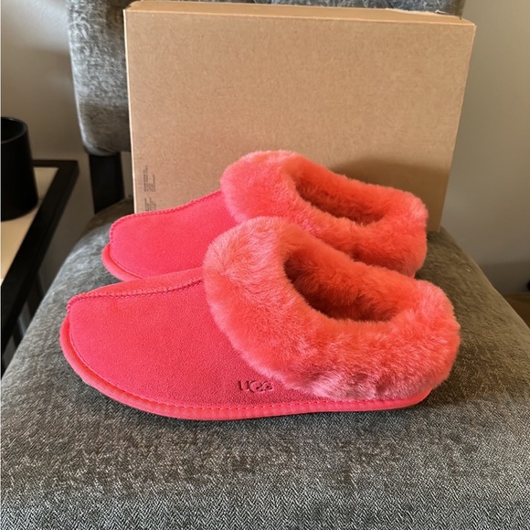 Ugg Moraene slippers 6 - Picture 1 of 5